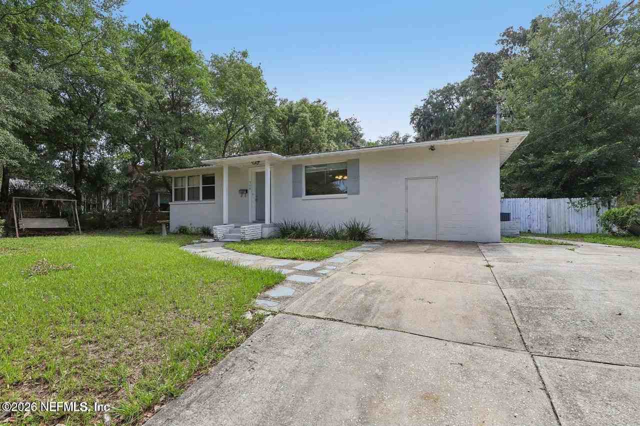 356 Tidewater Cir E - Photo 2 of 17
