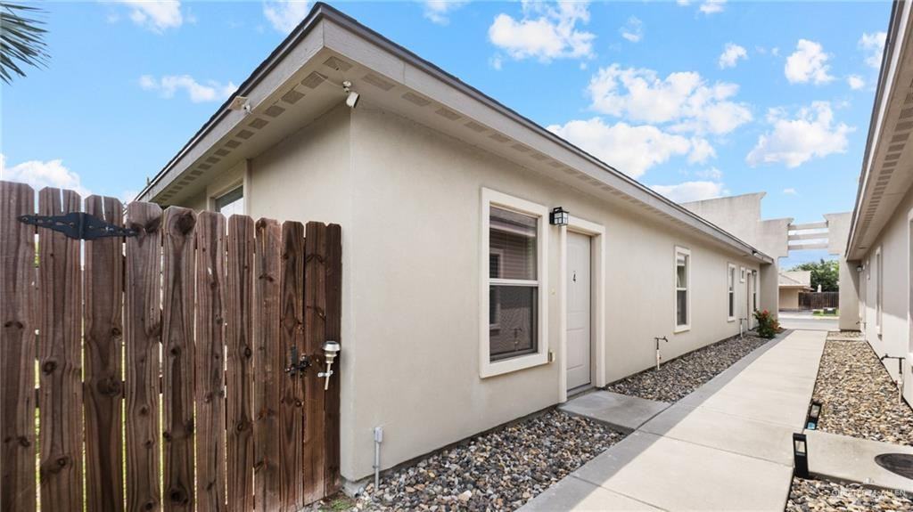 2126 Taxco Ct - Photo 3 of 18