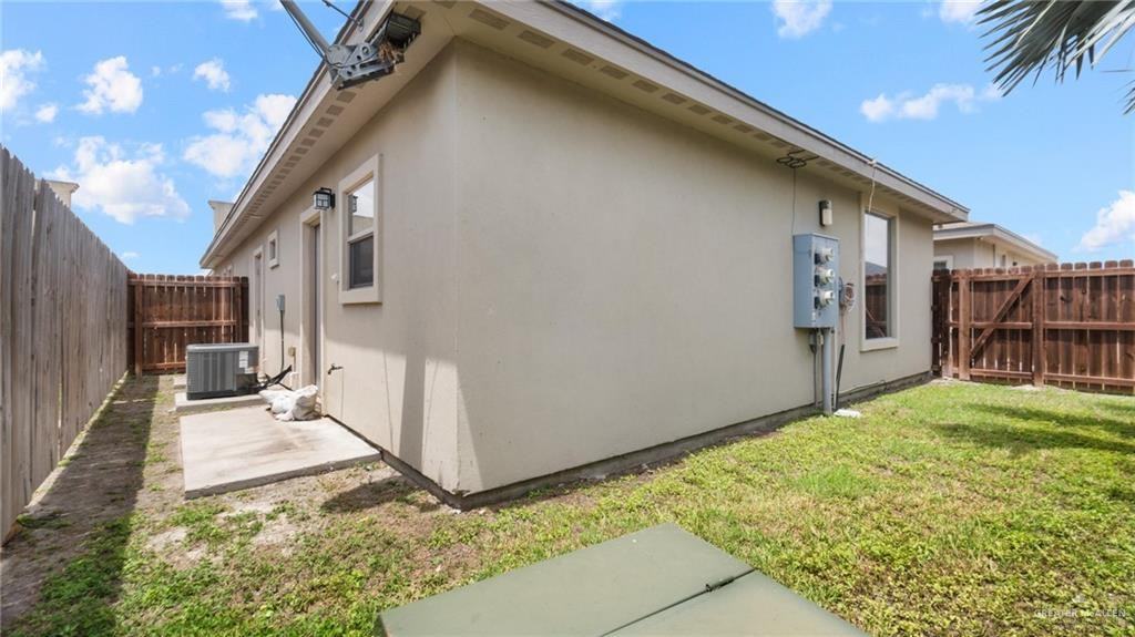 2126 Taxco Ct - Photo 4 of 18