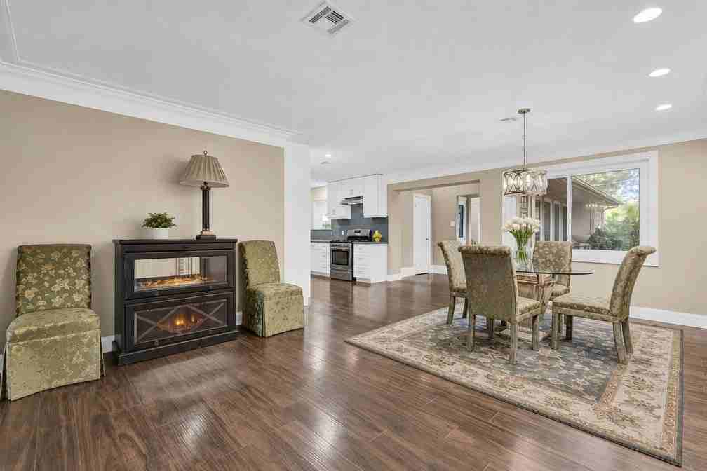 5902 Jim St - Photo 7 of 26