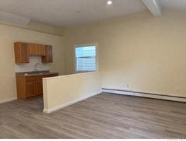 featured image of 5485 Expressway Dr N