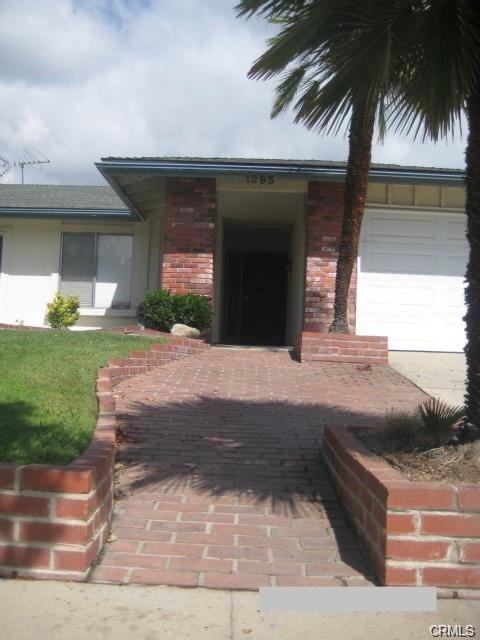 1293 Brenda Ct - Photo 3 of 9