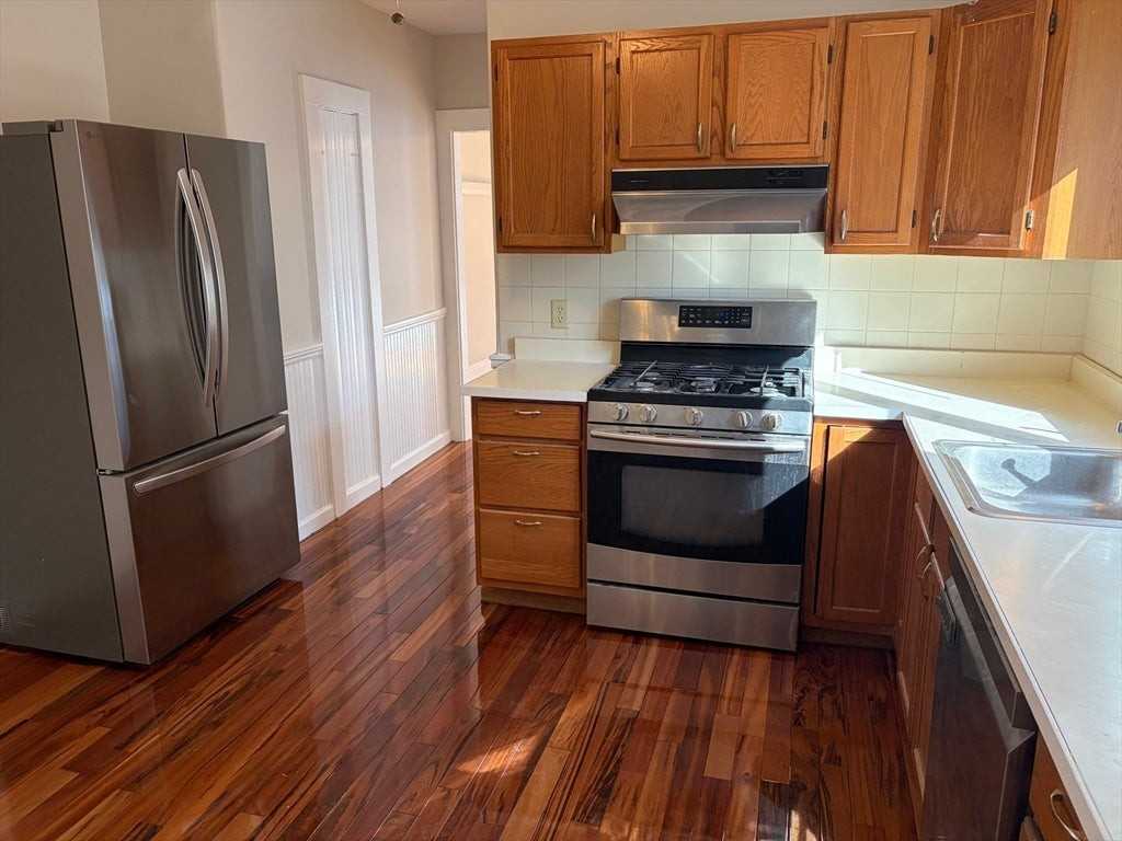 76 Grafton St - Photo 6 of 15