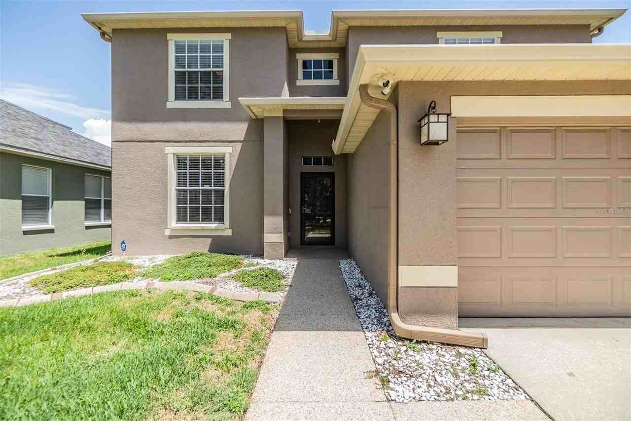 8219 Canterbury Lake Blvd - Photo 2 of 36