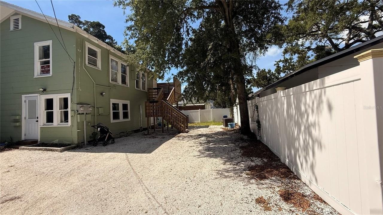 905 Jones St - Photo 2 of 21
