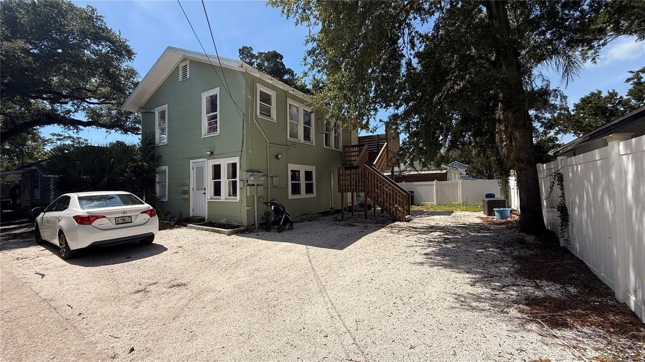 905 Jones St - Photo 3 of 21
