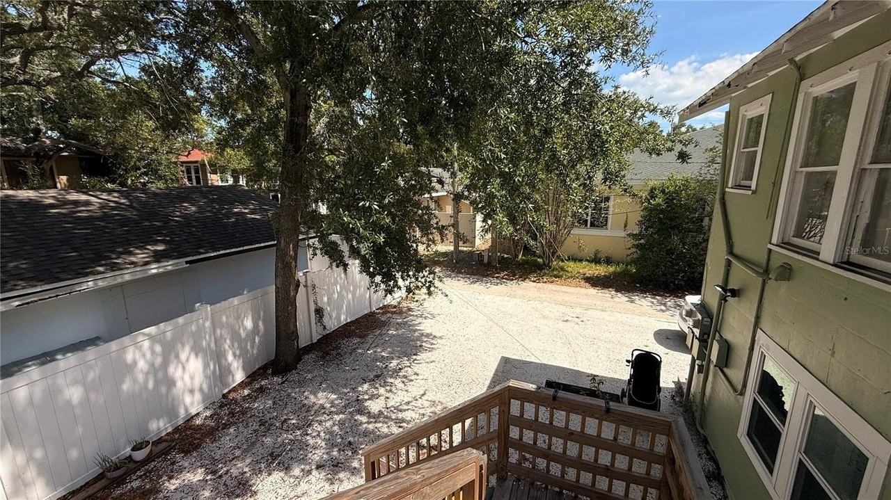 905 Jones St - Photo 4 of 21