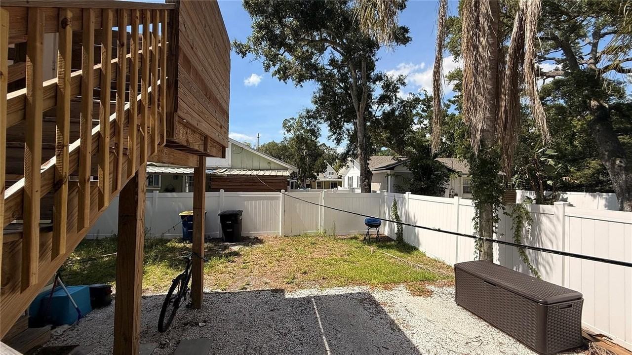 905 Jones St - Photo 6 of 21