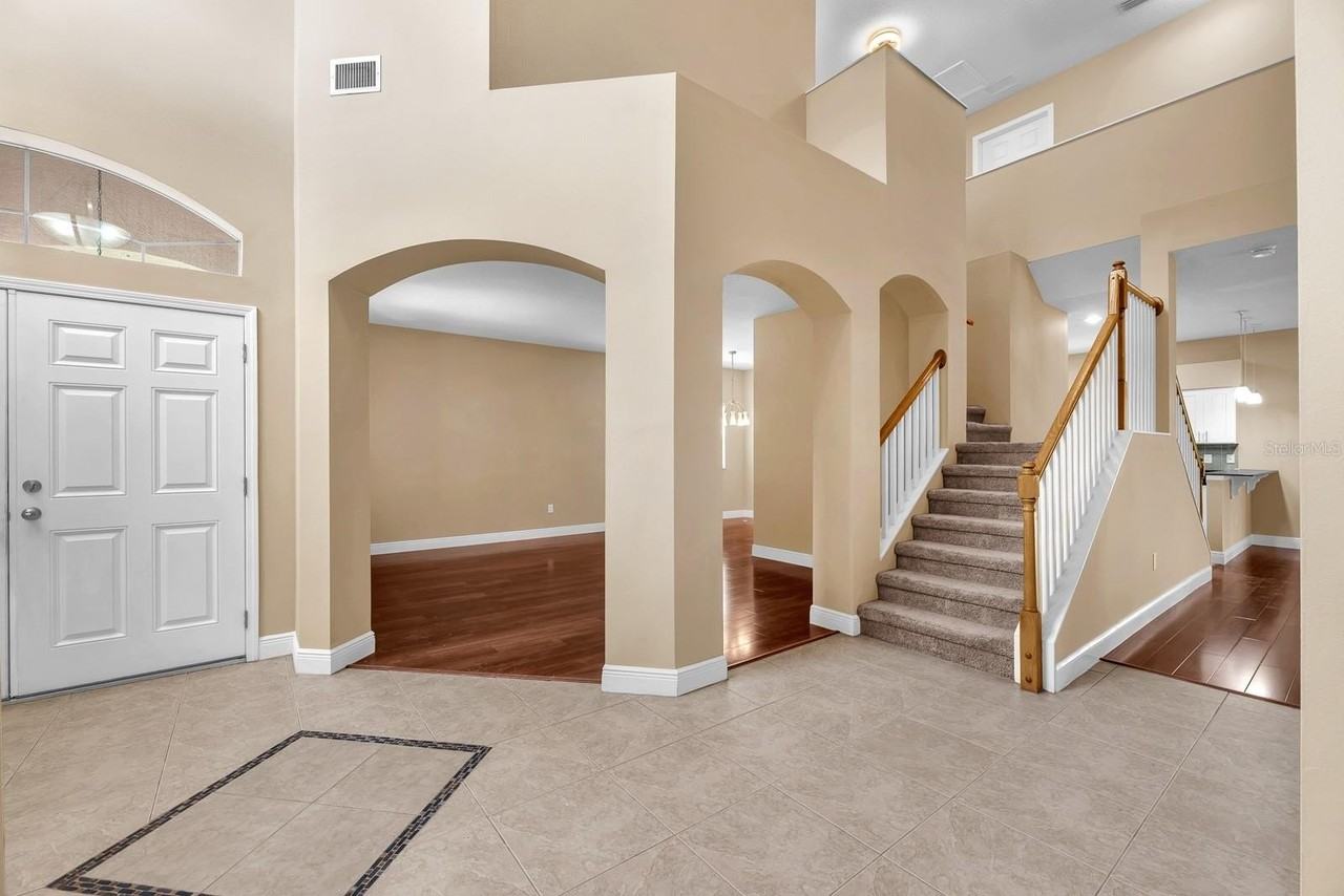 10904 Summerton Dr - Photo 4 of 36