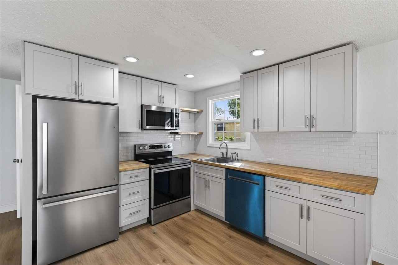 4545 12th Ave S - Photo 5 of 28