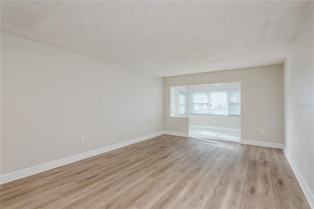 8 Glencoe Pl #104 - Photo 7 of 31