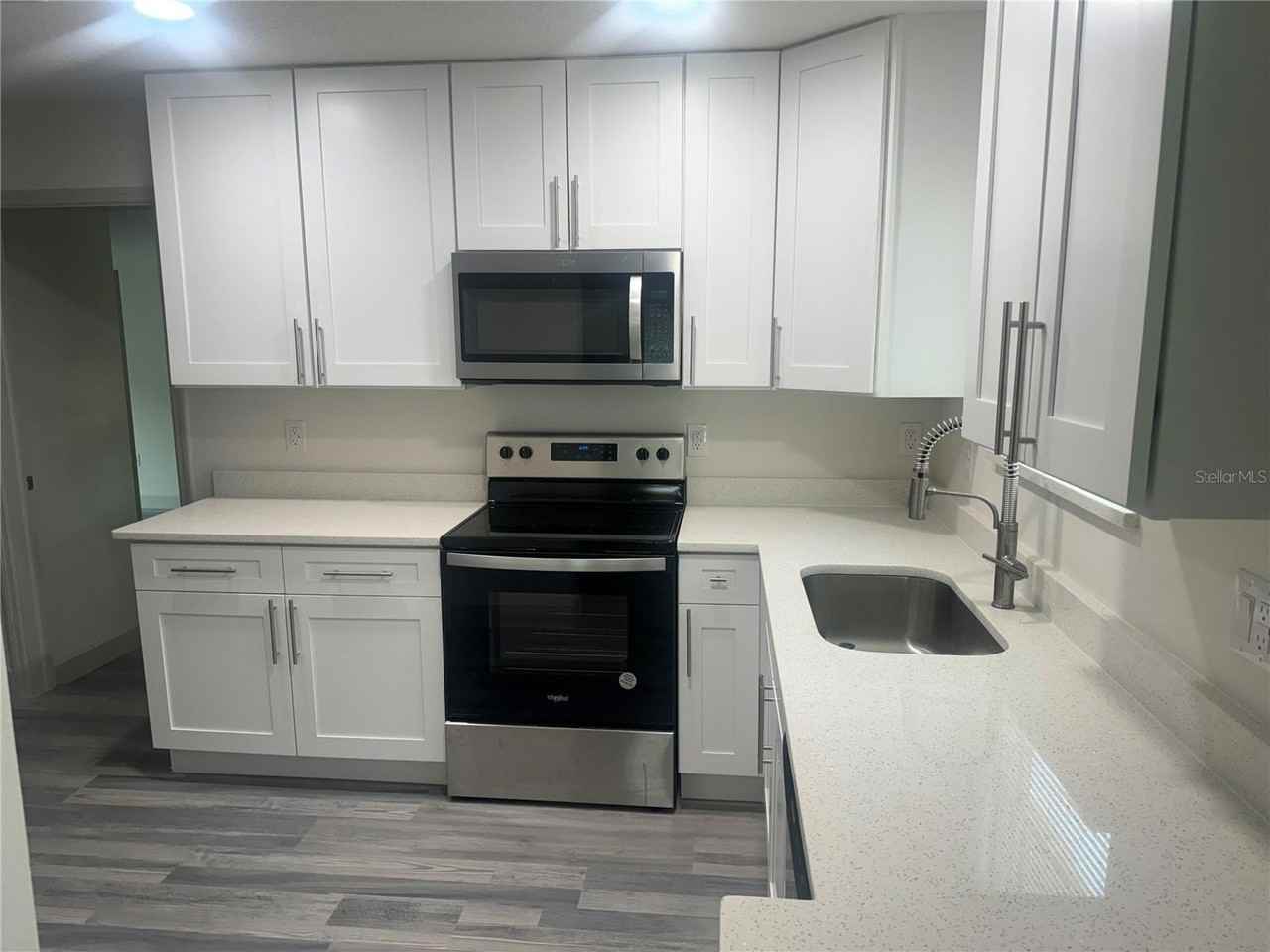 1149 La Salle St - Photo 4 of 16