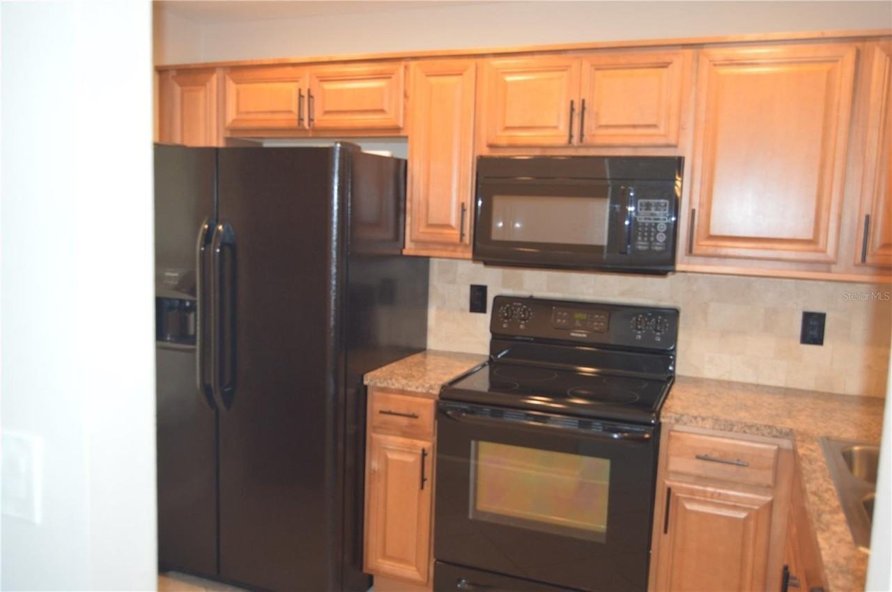 3001 Stillwell Ct - Photo 4 of 20