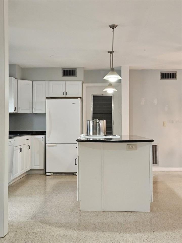 2245 Cedar Dr - Photo 7 of 20