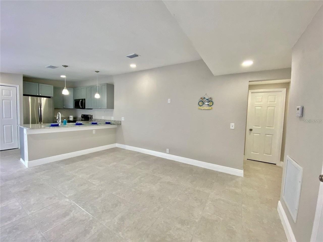 8726 Mayflower Rd - Photo 4 of 7