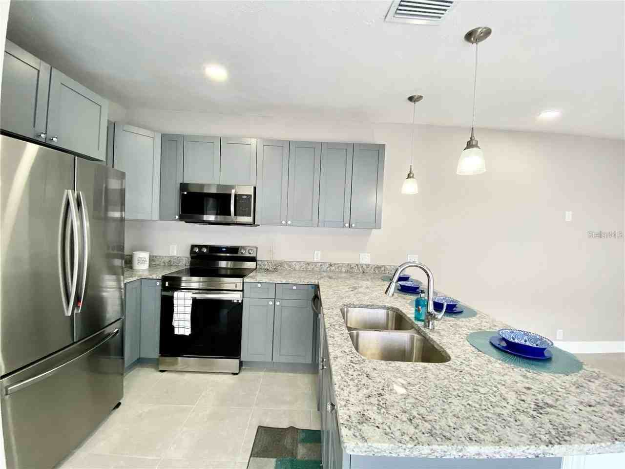 8726 Mayflower Rd - Photo 5 of 7