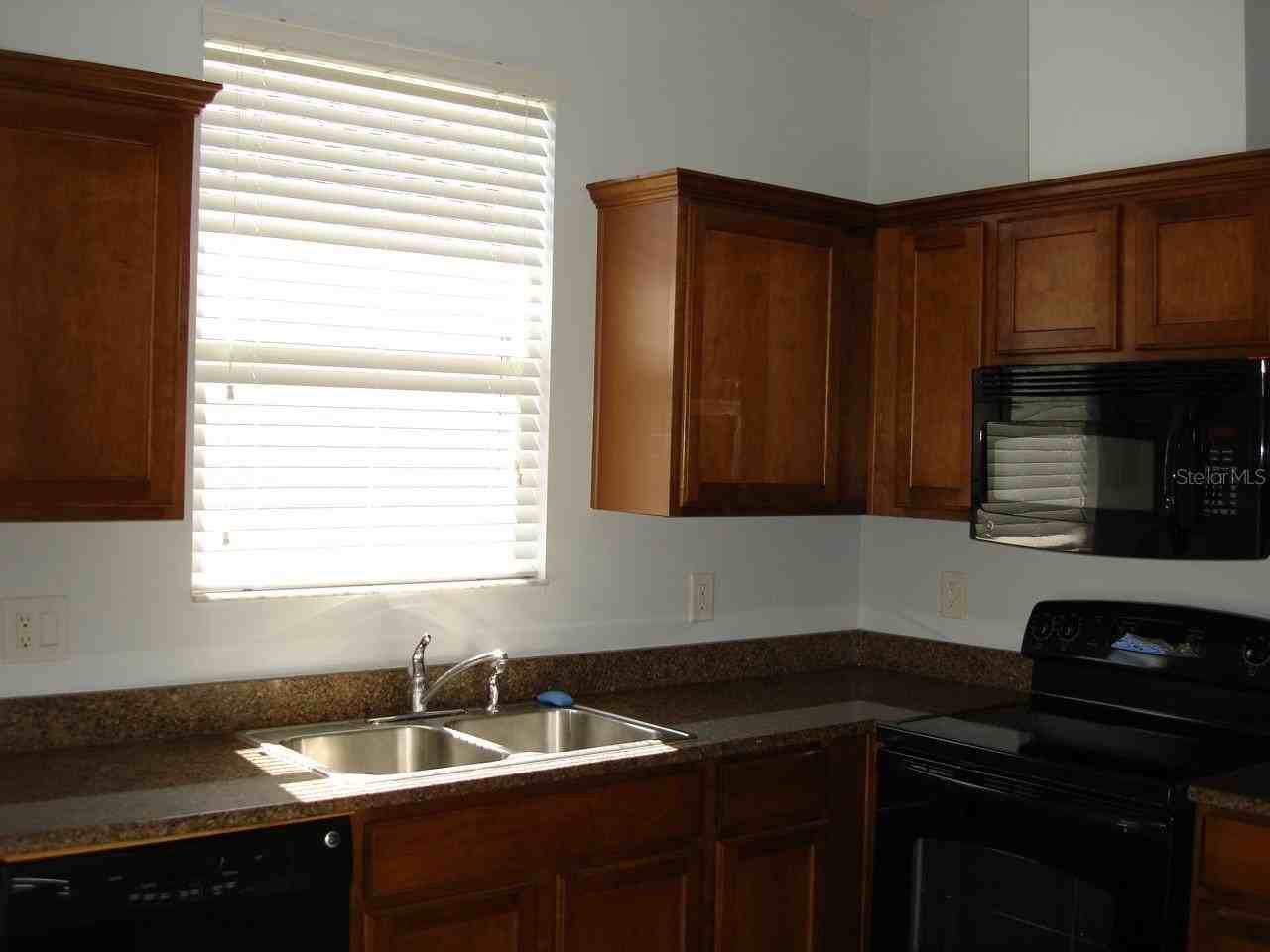9630 Baton Rouge Ln - Photo 3 of 21