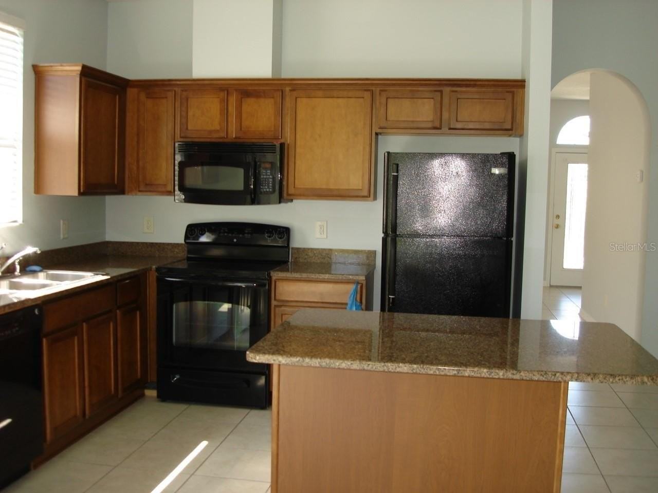 9630 Baton Rouge Ln - Photo 4 of 21