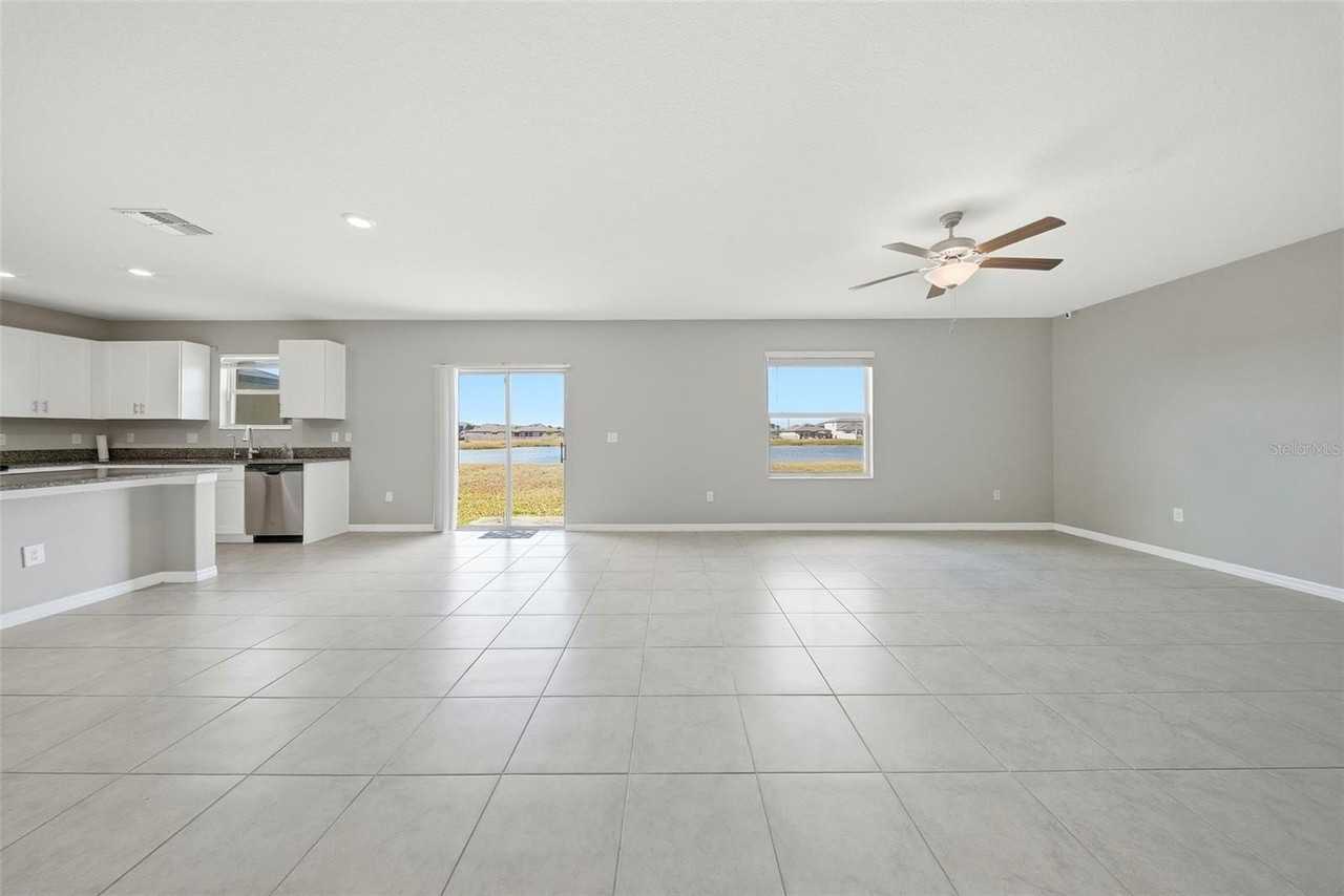 15617 Charr Island St - Photo 6 of 45
