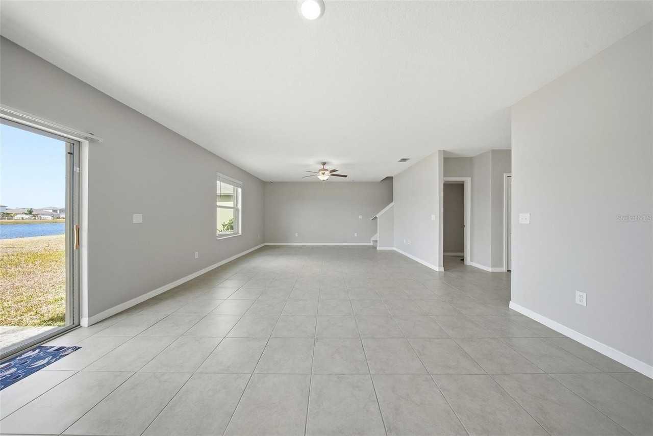 15617 Charr Island St - Photo 7 of 45