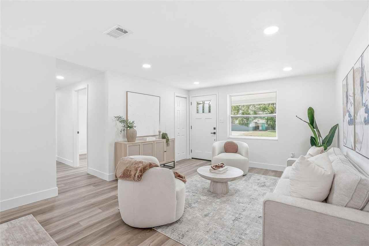 1004 Idlebriar Way - Photo 3 of 25