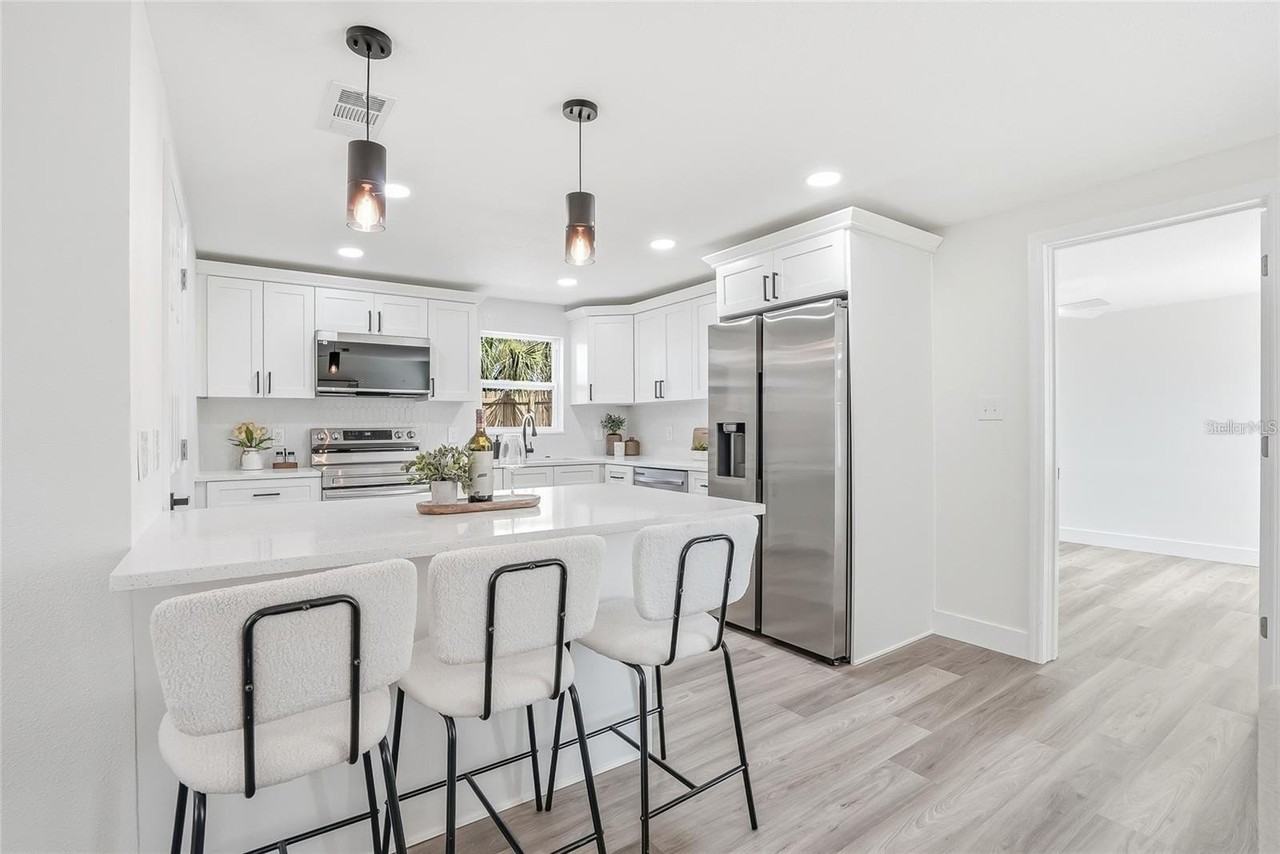 1004 Idlebriar Way - Photo 6 of 25