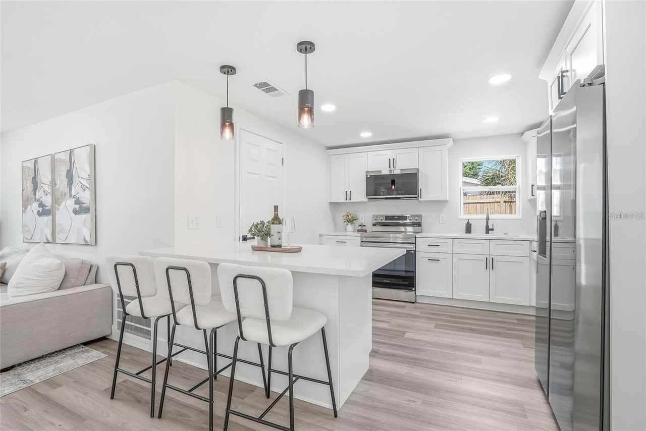 1004 Idlebriar Way - Photo 7 of 25