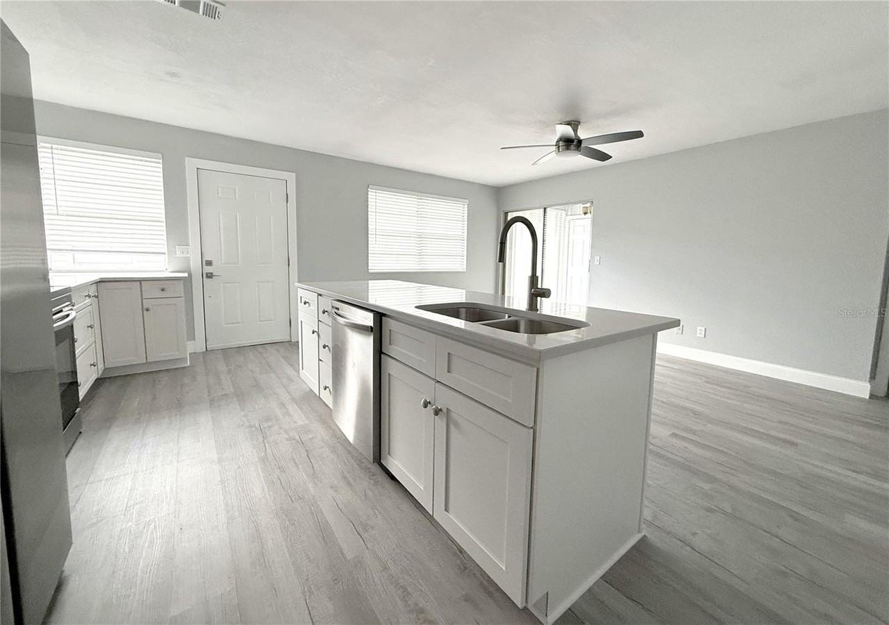 1231 Illinois Ave #1 - Photo 3 of 20
