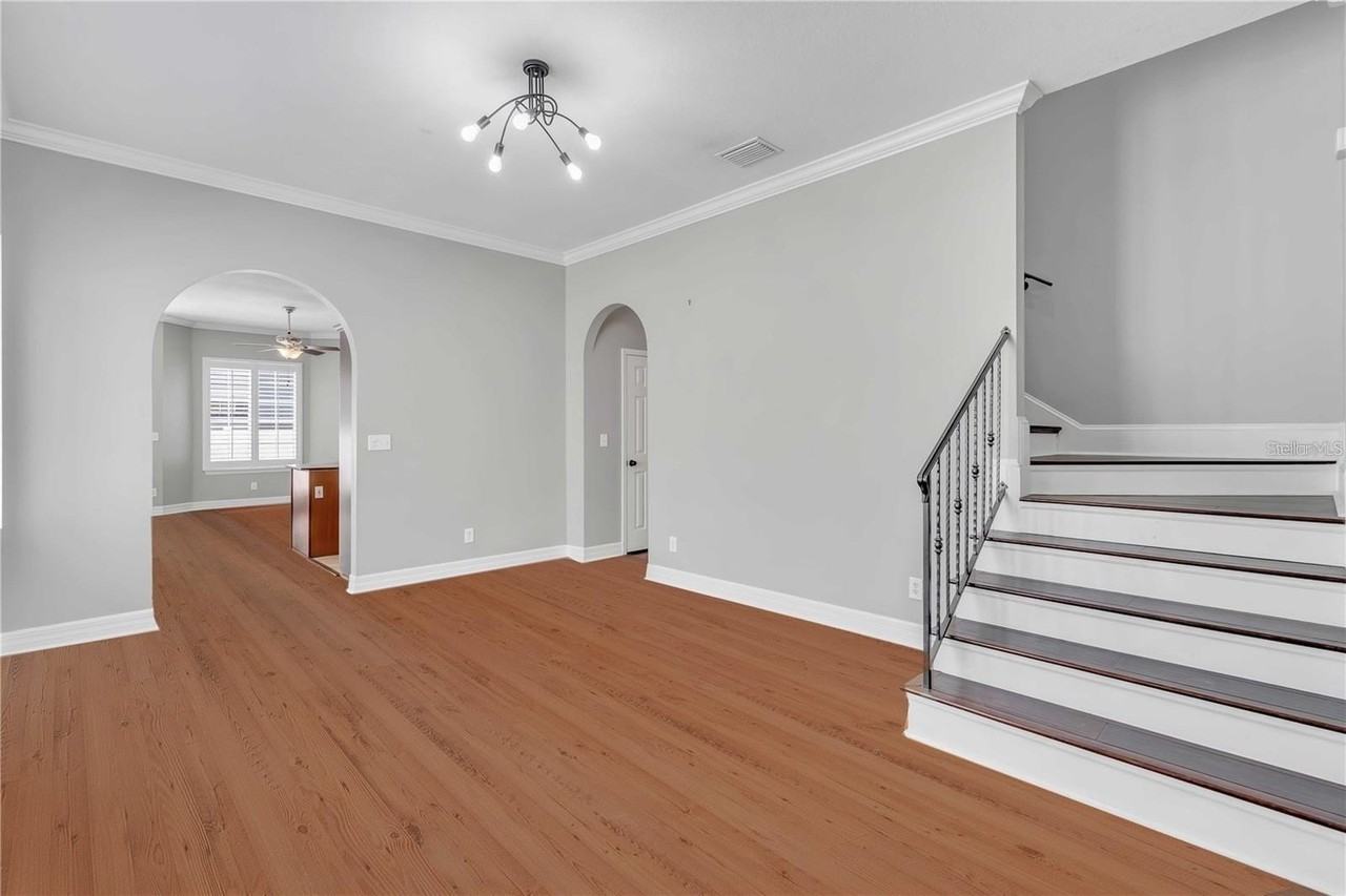 213 S Arrawana Ave - Photo 4 of 26