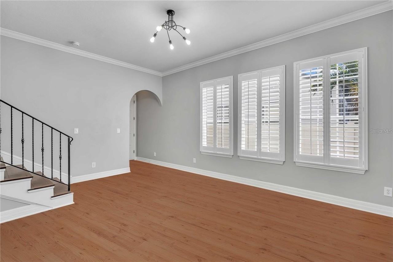 213 S Arrawana Ave - Photo 5 of 26