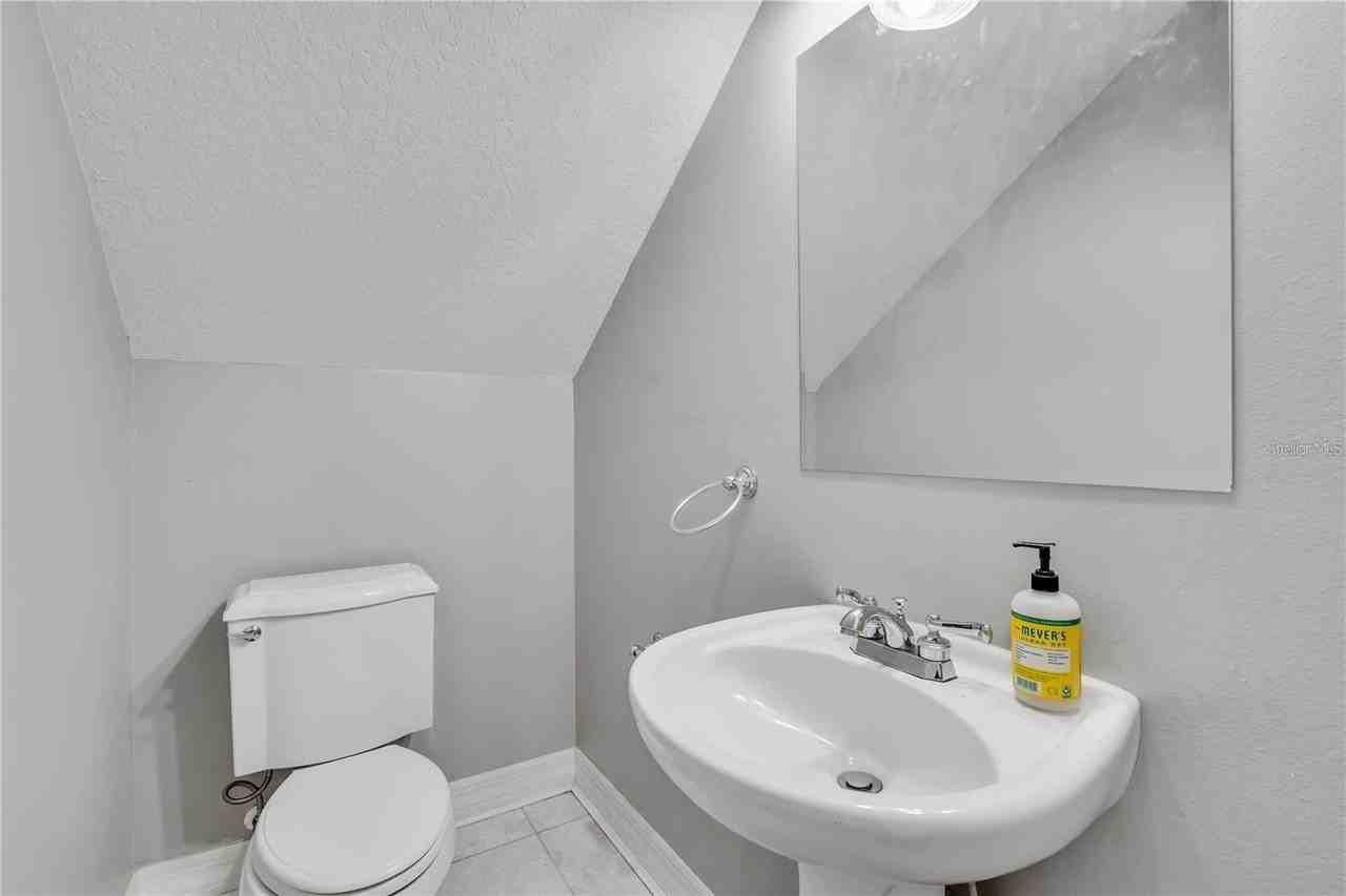 213 S Arrawana Ave - Photo 6 of 26