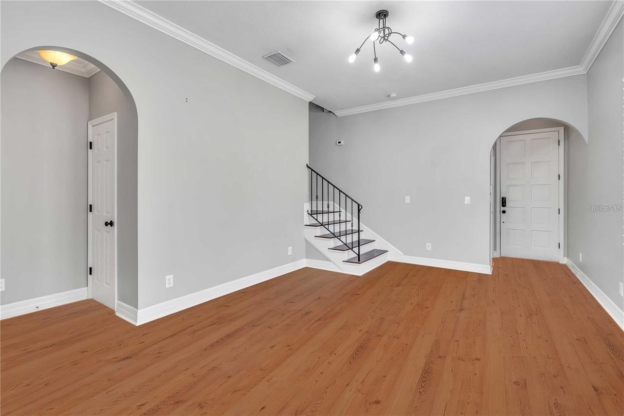 213 S Arrawana Ave - Photo 7 of 26