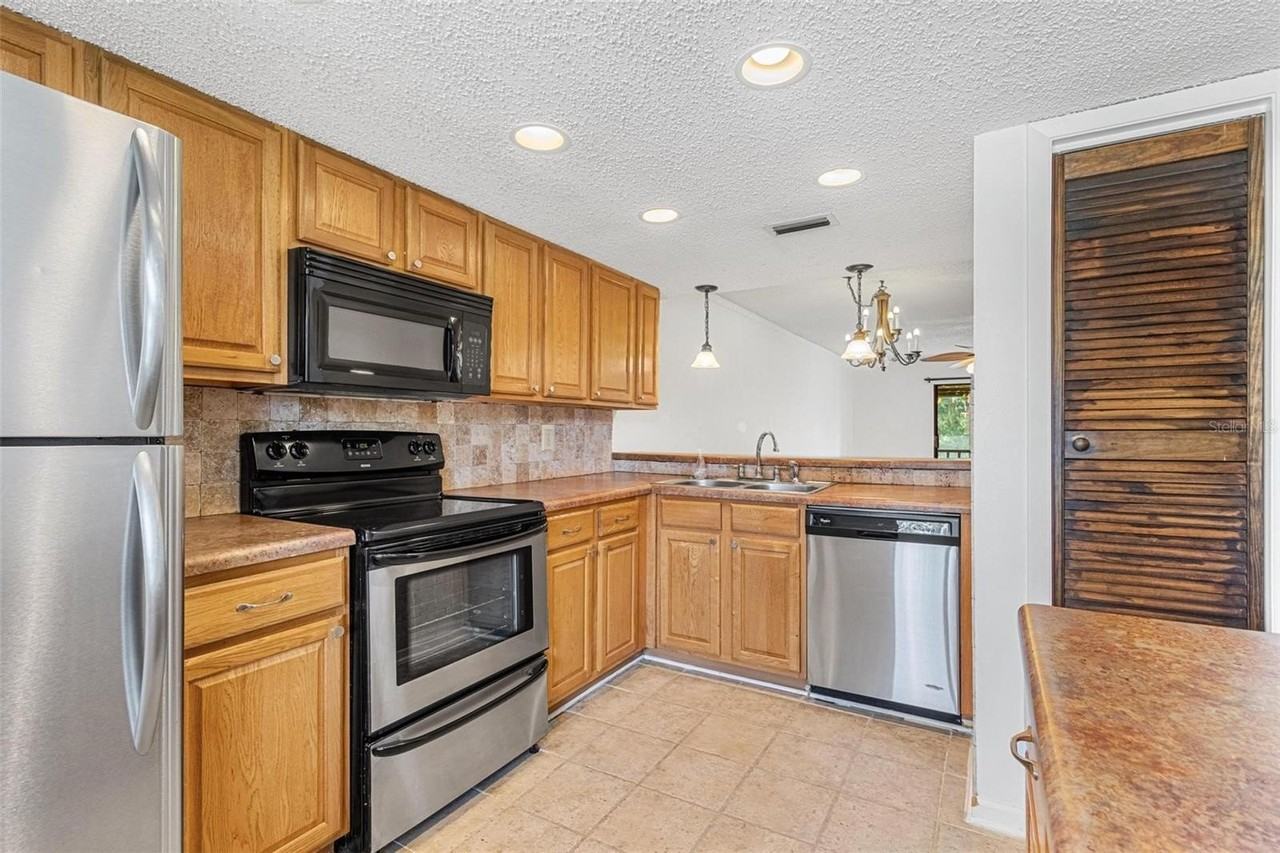 108 Woodlands Ct #108 - Photo 5 of 32