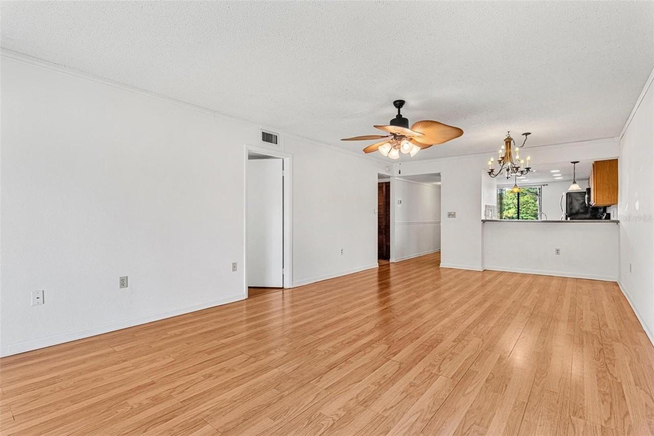 108 Woodlands Ct #108 - Photo 7 of 32