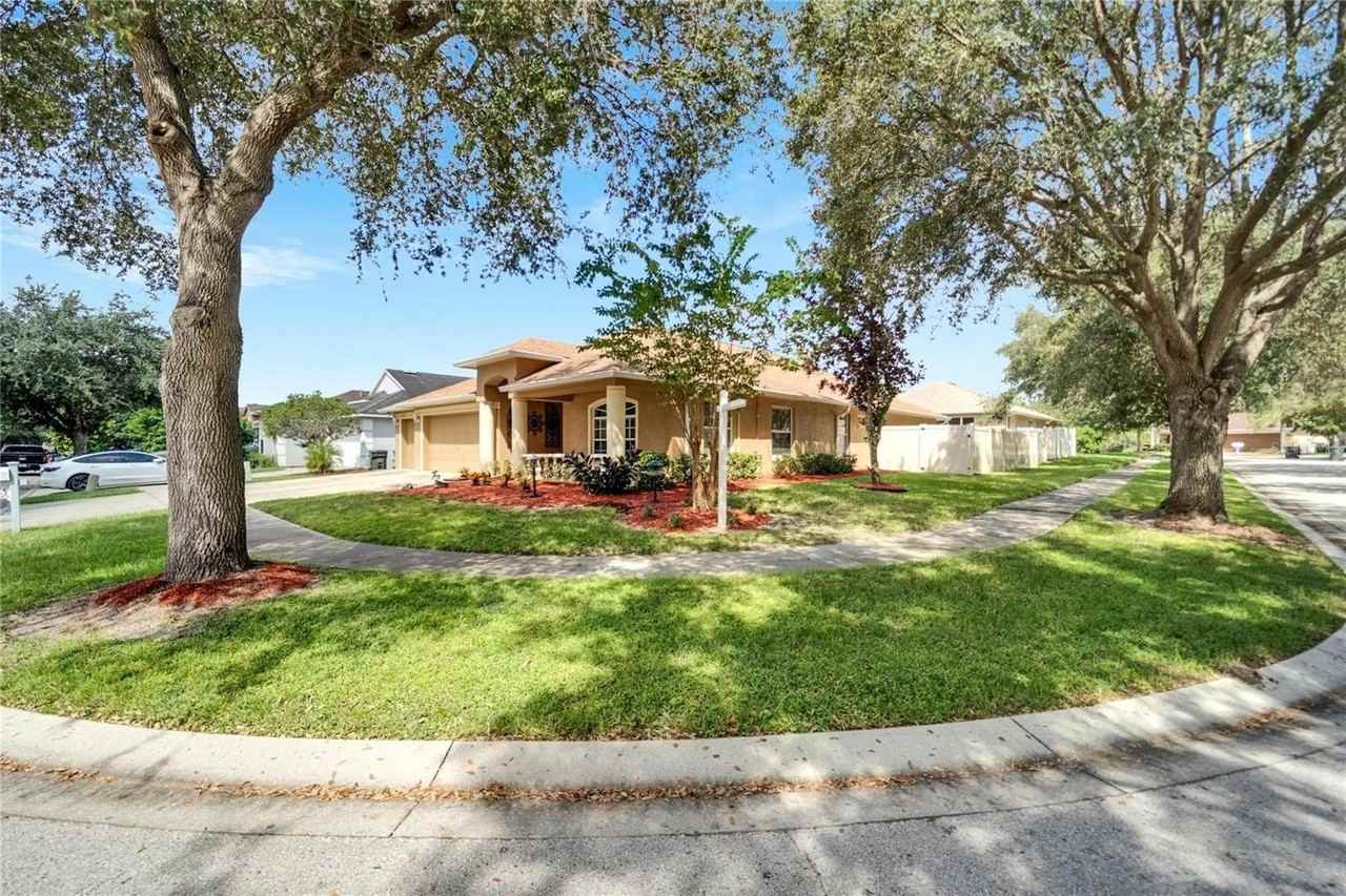 12739 Standbridge Dr - Photo 2 of 33