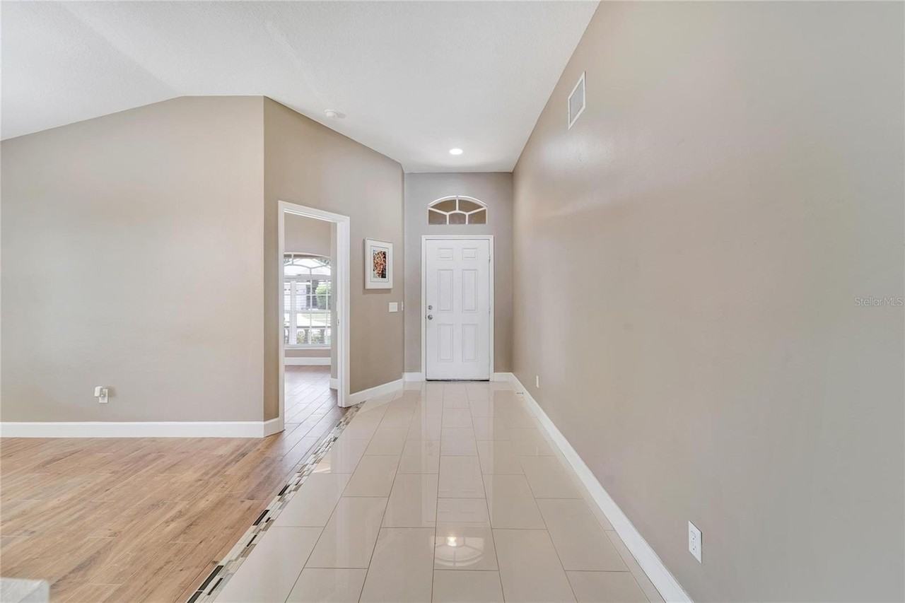 12739 Standbridge Dr - Photo 3 of 33