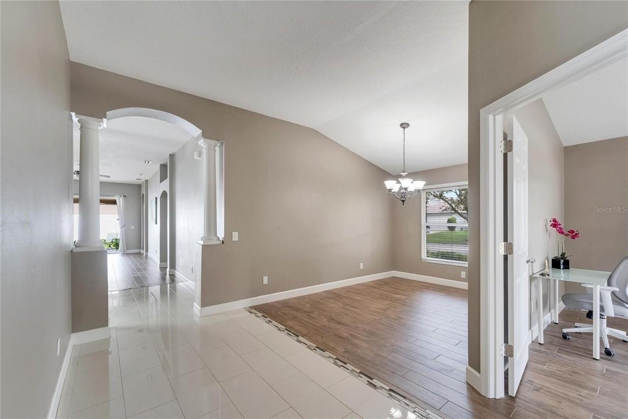 12739 Standbridge Dr - Photo 4 of 33