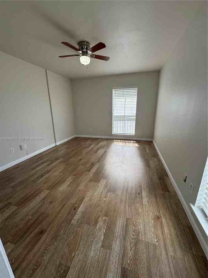 733 S Riverside Dr #1236 - Photo 3 of 8