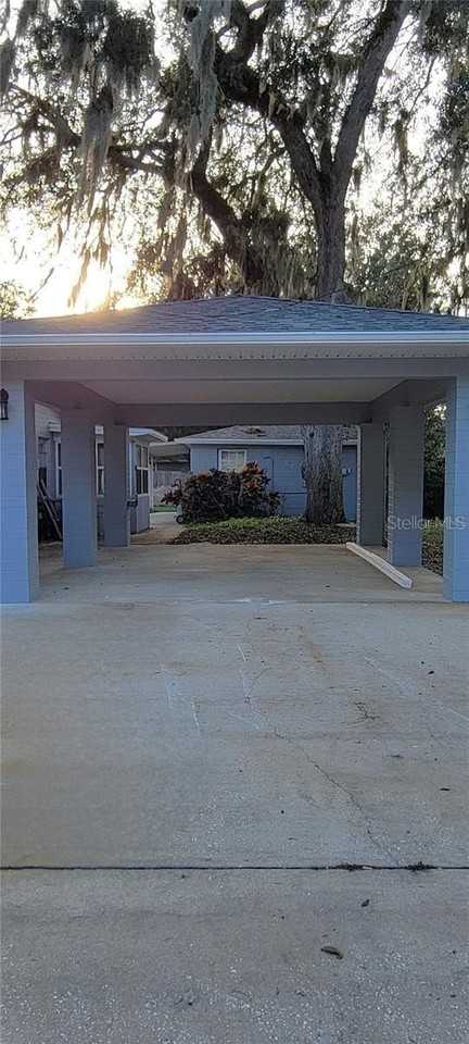 340 Tropical Ln - Photo 3 of 16