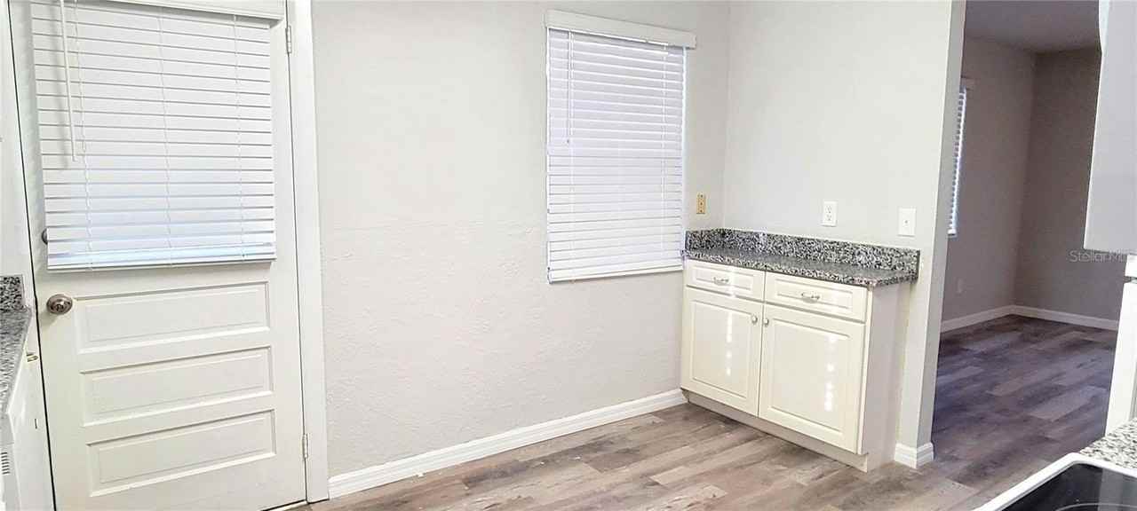 340 Tropical Ln - Photo 6 of 16