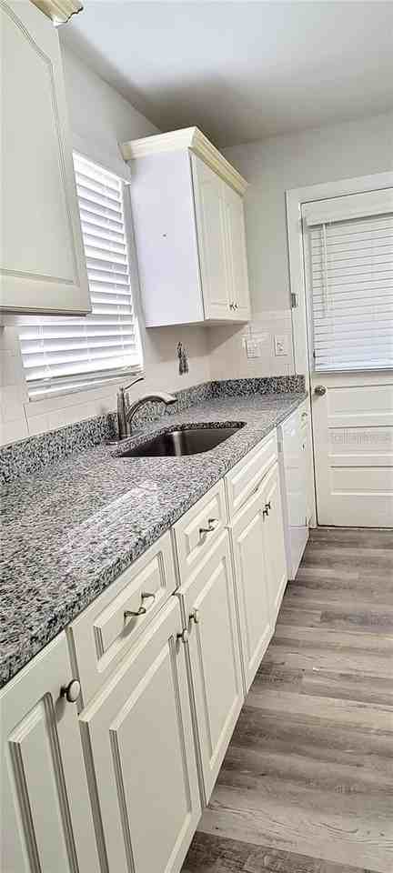 340 Tropical Ln - Photo 7 of 16