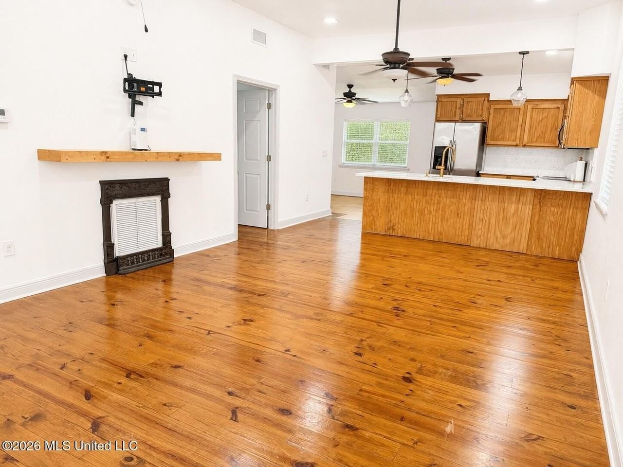 309 Seal Ave - Photo 2 of 12