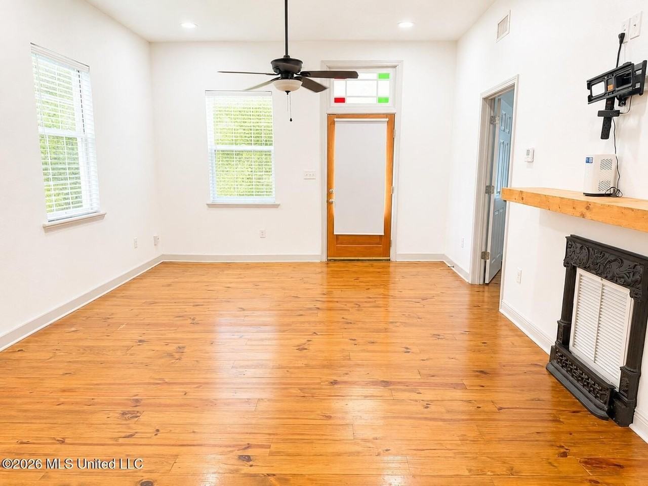 309 Seal Ave - Photo 5 of 12