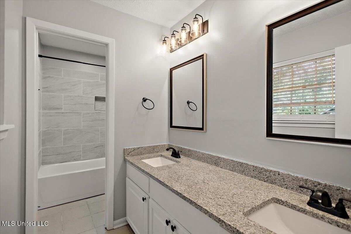 36 Pebble Hill Dr - Photo 4 of 31