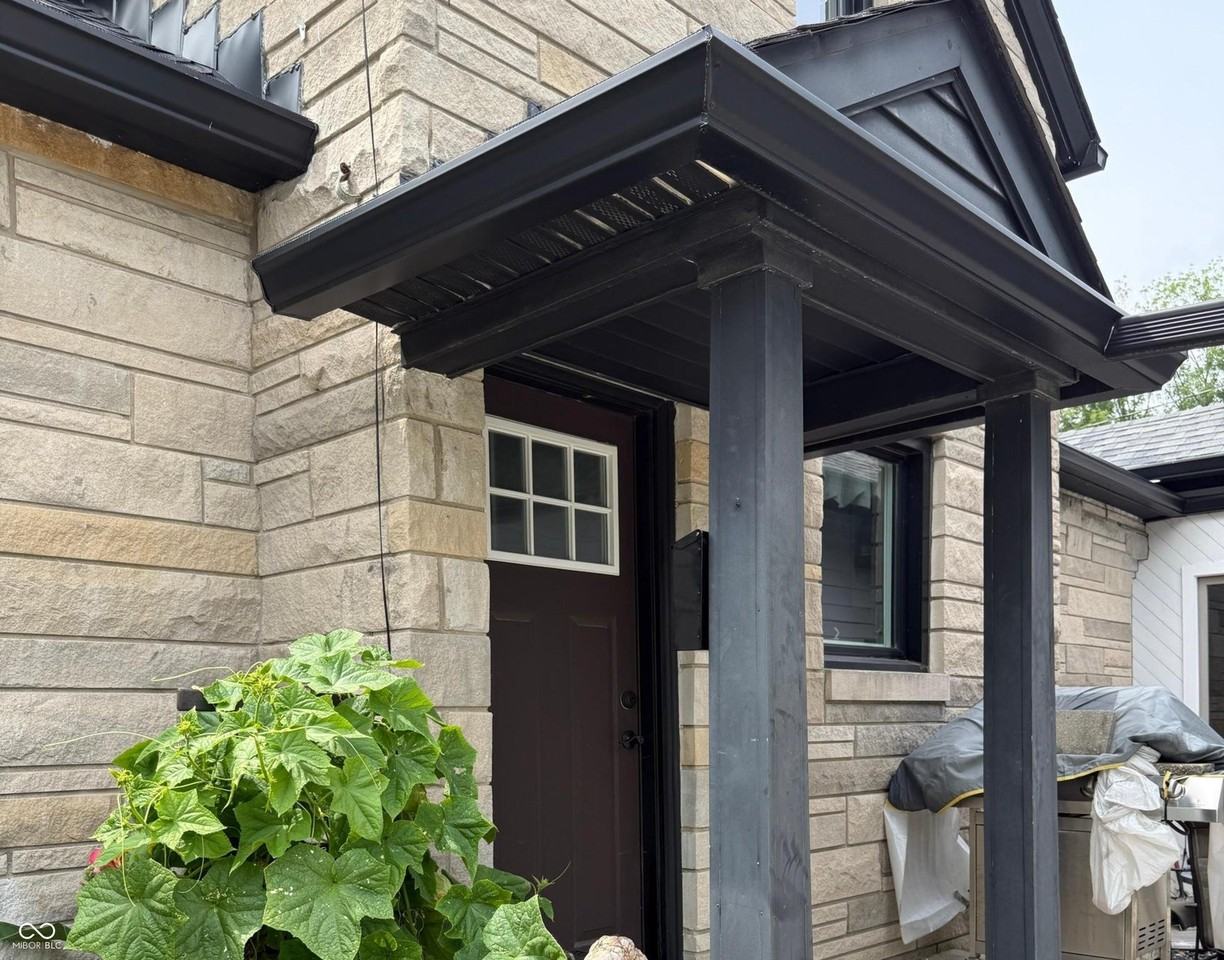 851 N Madison Ave - Photo 3 of 15