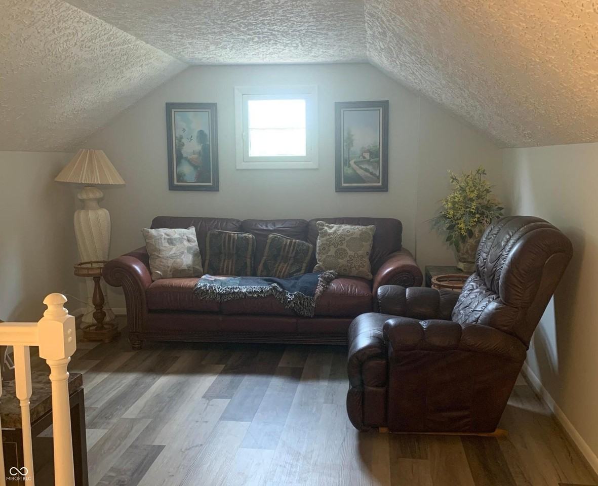 851 N Madison Ave - Photo 6 of 15
