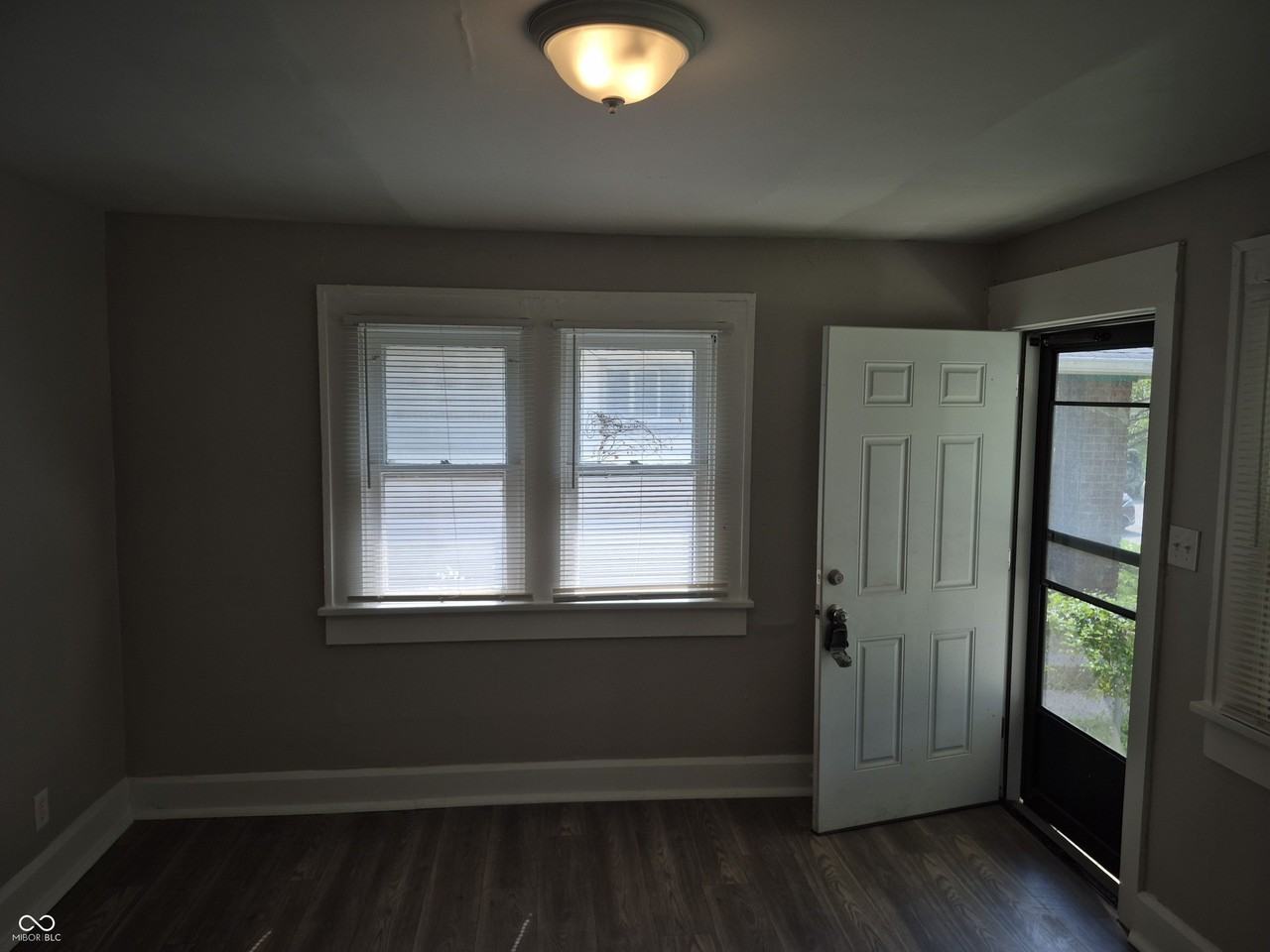 2908 E 17th St - Photo 4 of 22