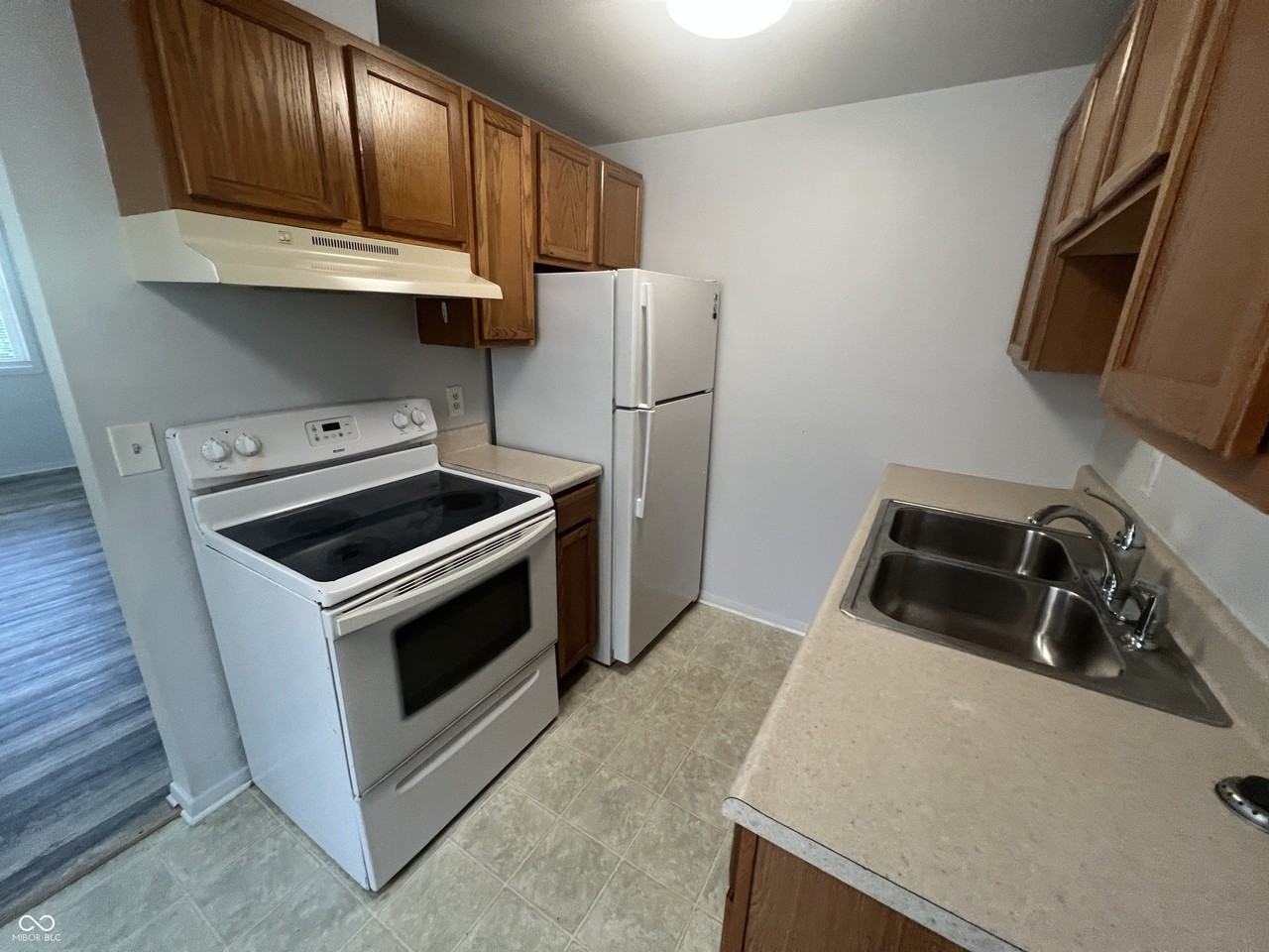 904 Sloan St #D - Photo 5 of 12