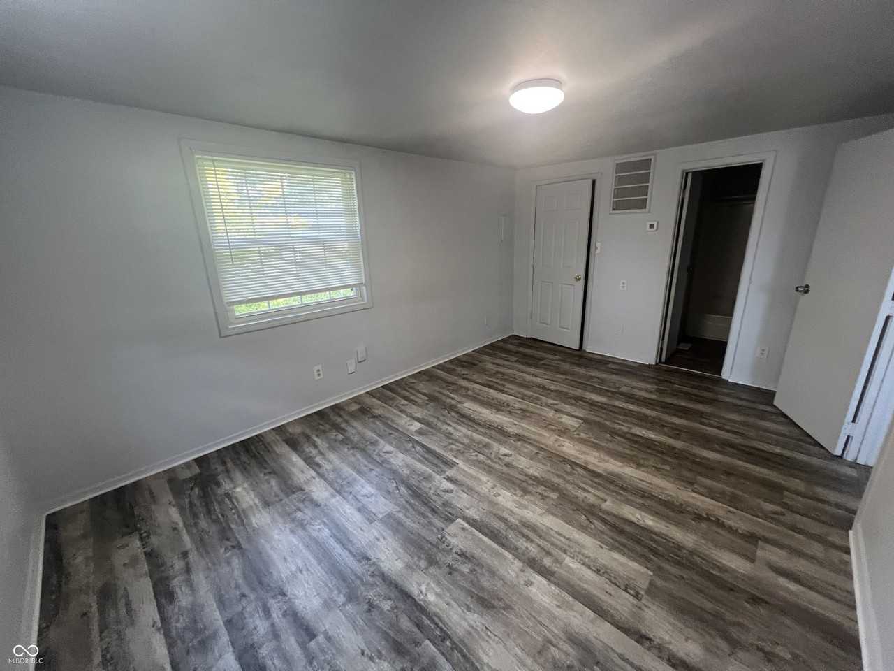 904 Sloan St #D - Photo 7 of 12