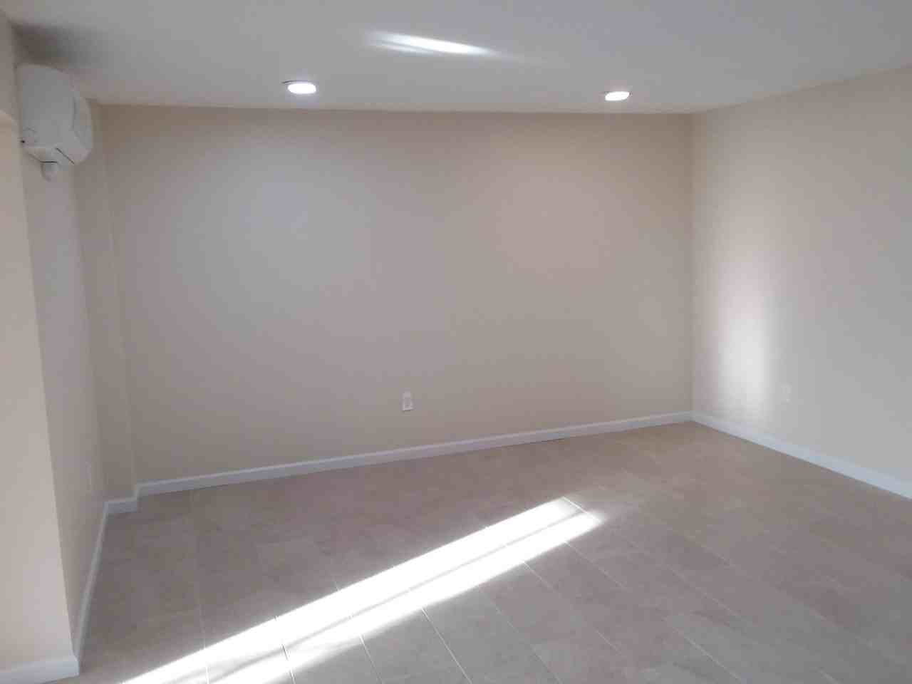 2465 Lemoine Ave #1 - Photo 7 of 8